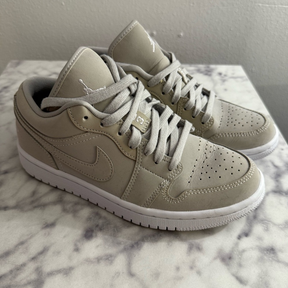 Nike women’s Air Jordan 1 Low